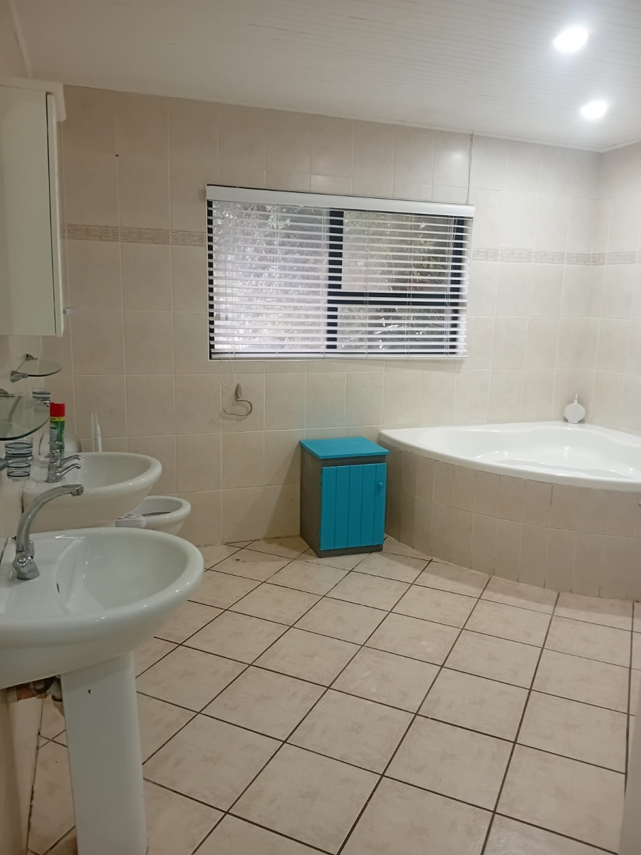 To Let 3 Bedroom Property for Rent in Forest Downs Eastern Cape